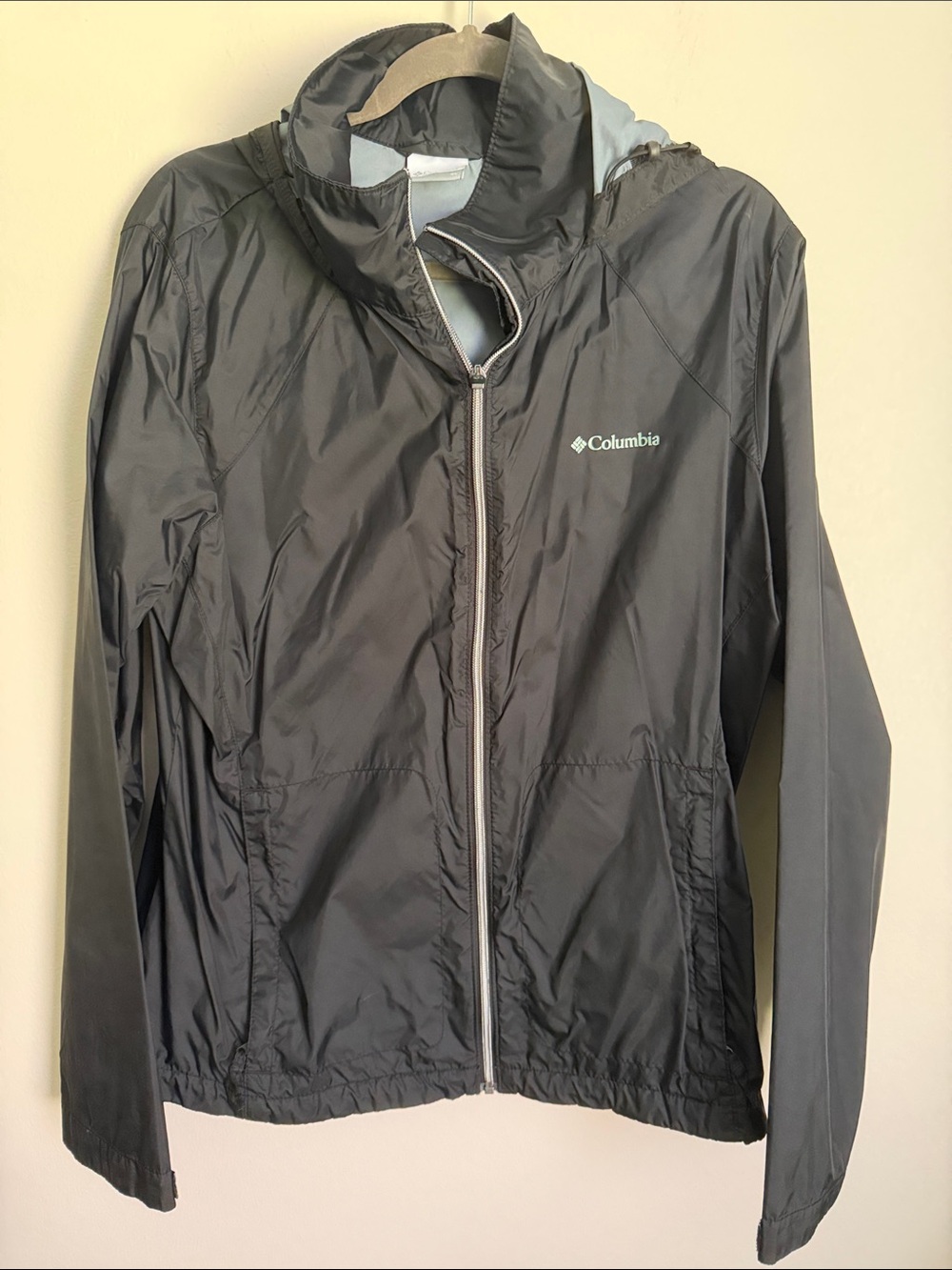 Columbia Black Hooded Packable Windbreaker Jacket